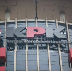 CHUTOGEL ~ OTT KPK Pekanbaru:  Informasi lengkap tentang OTT KPK di Pekanbaru